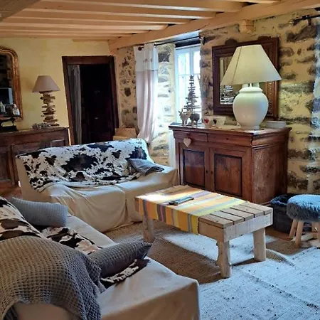 Les Volets Bleus Holiday home *