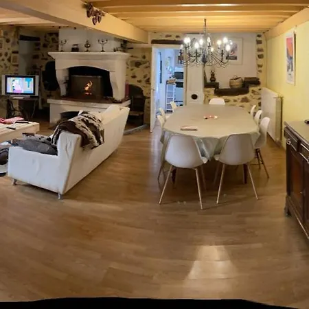 Les Volets Bleus Holiday home *